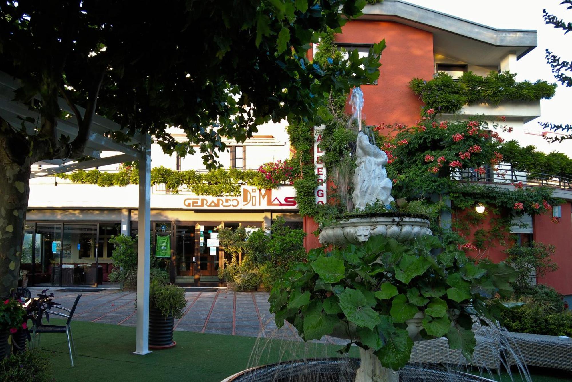 Ristorante Albergo Gerardo Di Masi Caposele Exterior photo